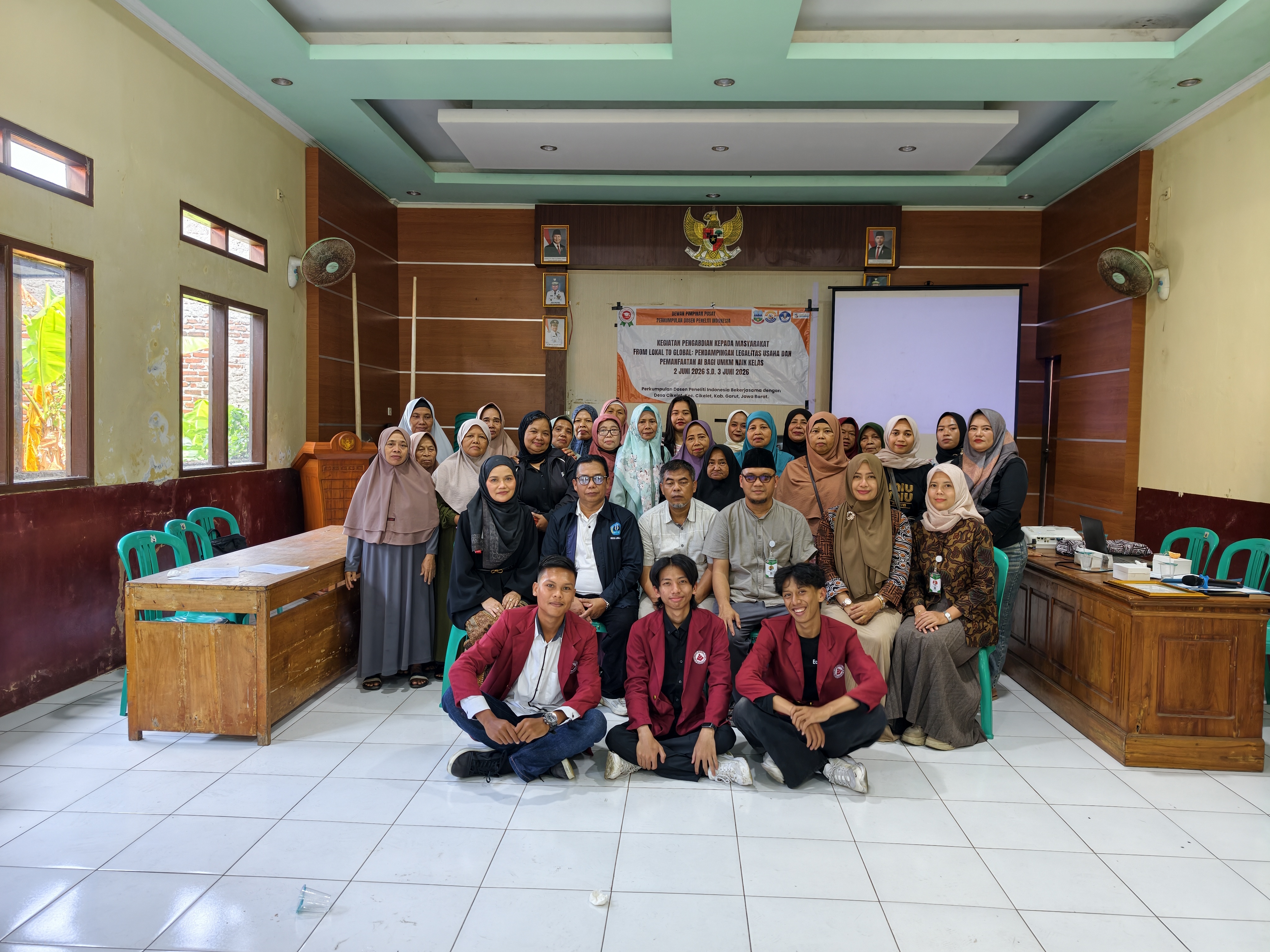 Pengabdian Masyarakat From Local to Global: Pendampingan Legalitas Usaha dan Pemanfaatan AI bagi UMKM Naik Kelas